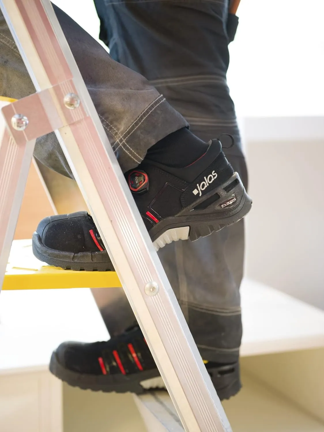 9965 Exalter Safety Shoe Low-Cut, Water Repellant with BOA Laces, Protective Work Shoes for Everyday Comfort