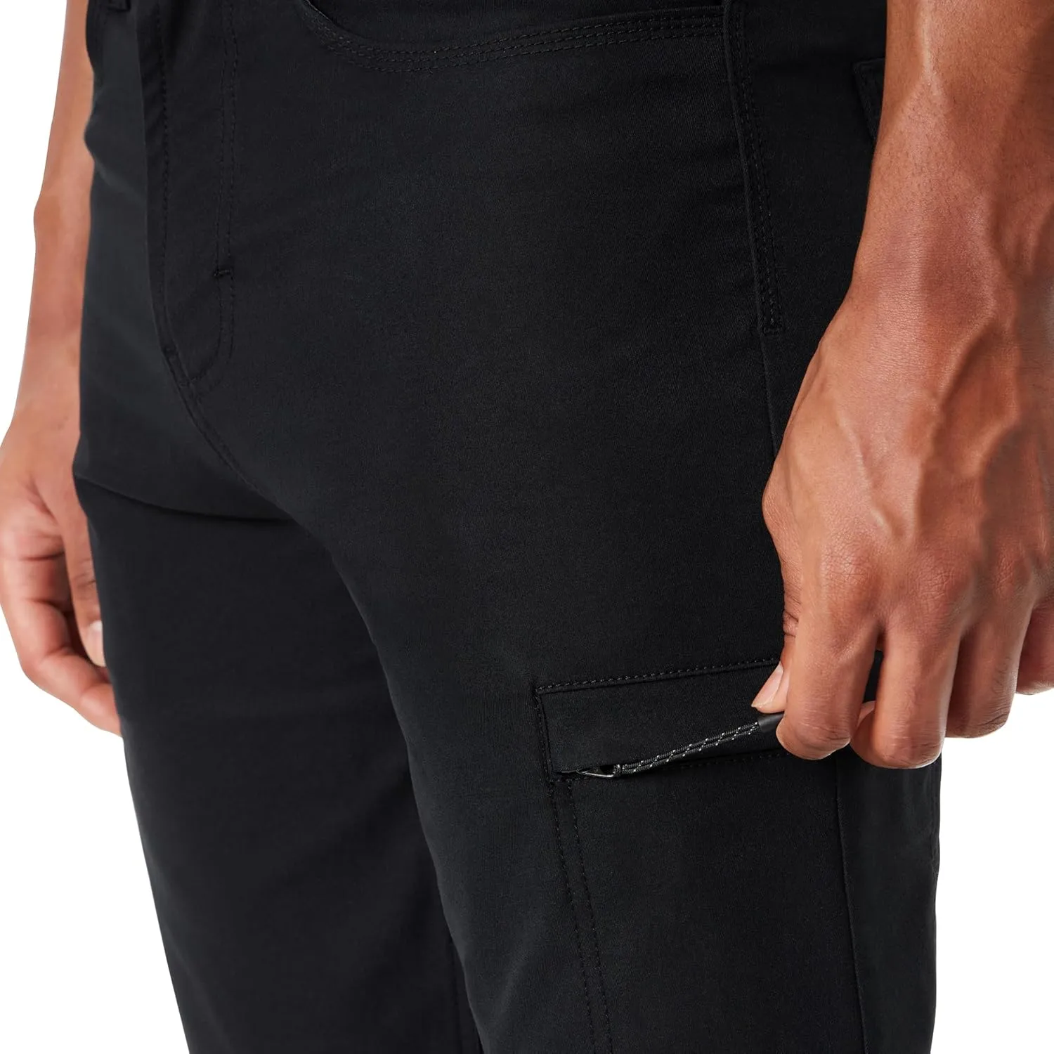 BASS OUTDOOR Men's Essential Water Repellent Tech Zip Cargo Pocket Tapered Leg Pant Standard