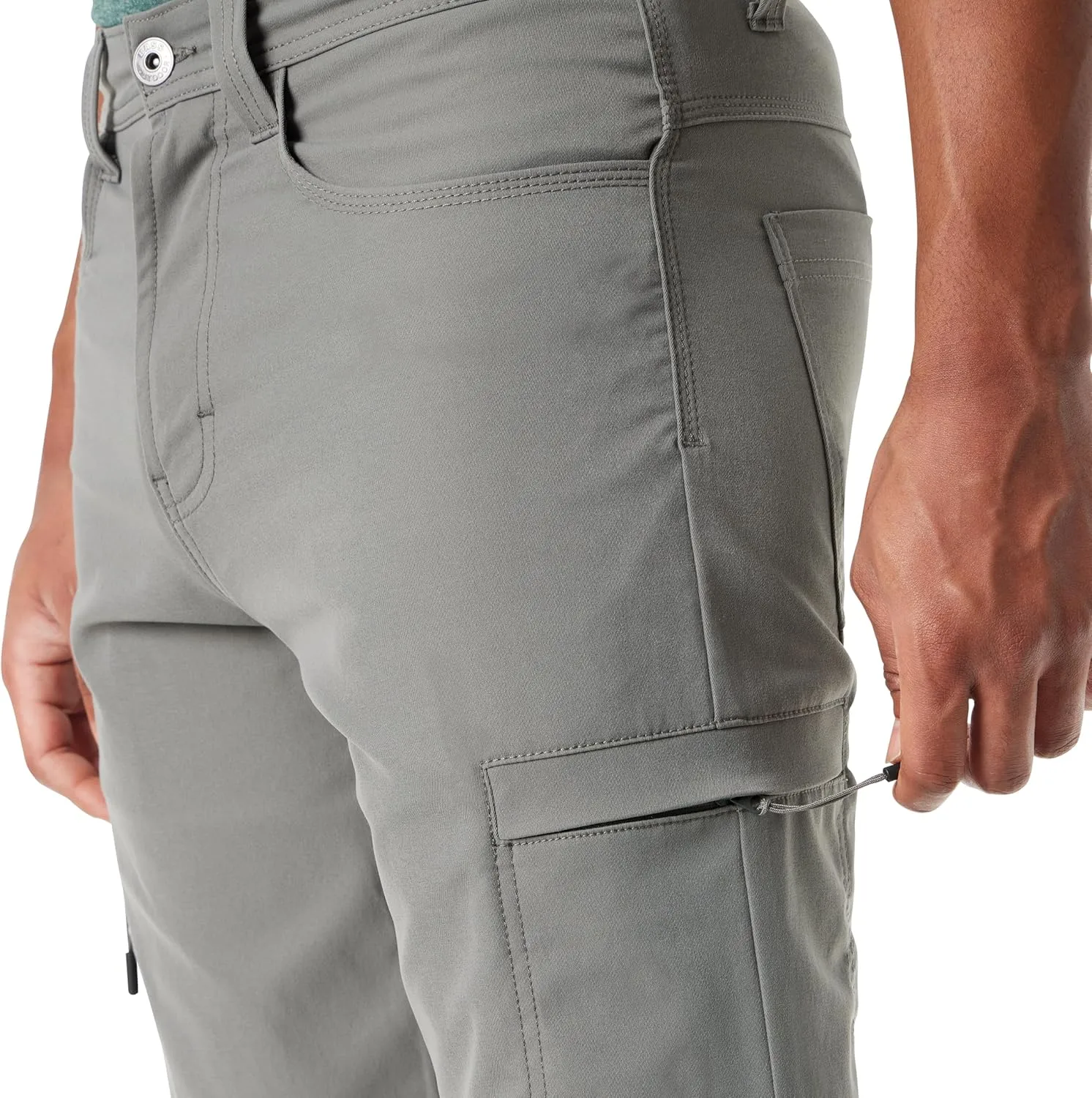 BASS OUTDOOR Men's Essential Water Repellent Tech Zip Cargo Pocket Tapered Leg Pant Standard
