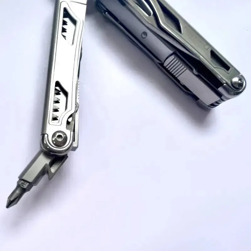 DAICAMPING DL1 Multifunctional Folding Knife and Pliers with Extra Cutter and Screwdriver Set
