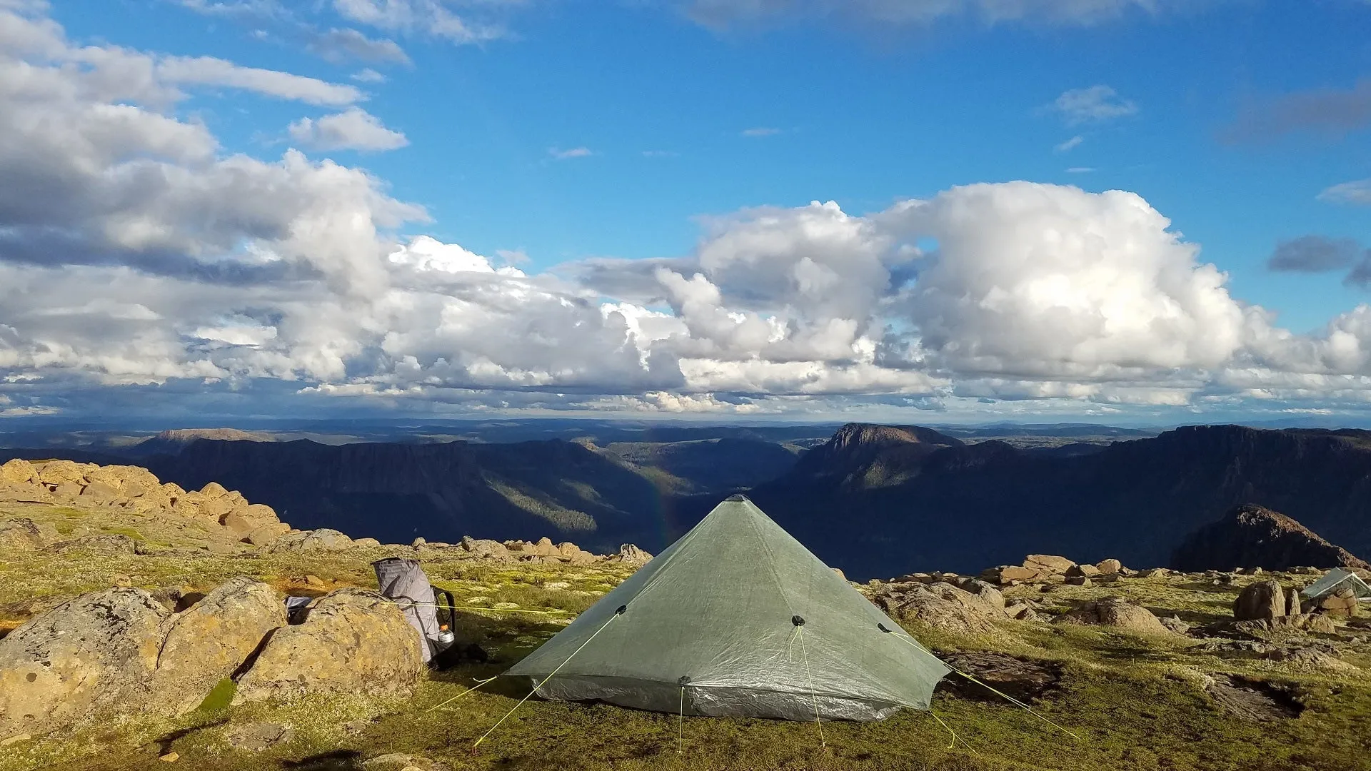 DISC Weather-resistant Plexamid Privacy-protected Tent