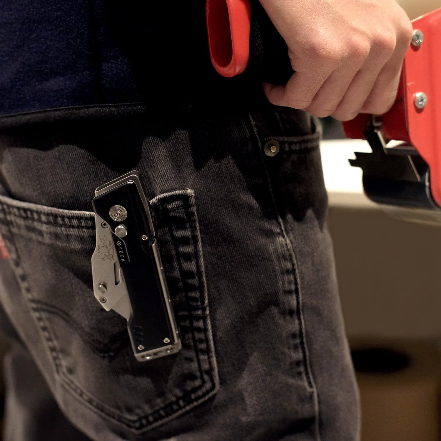 EDC Utility Knife with Blade Storage