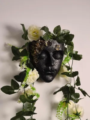 Face Shape Wall Planter Elegant Black Resin Wall-Mounted Head Pot with Drainage Hole Unique Small Vase Holder for Flower,Succulents, Hanging Plants for Plant Lovers