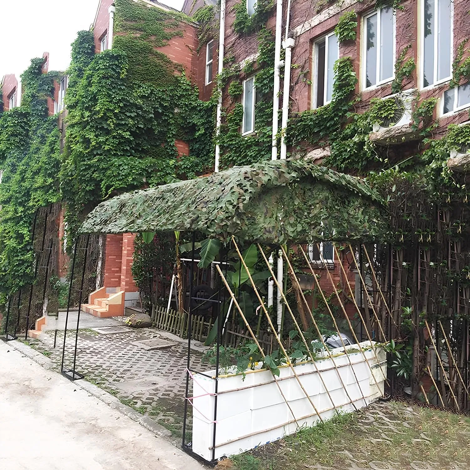 Garden Shade Netting Net Reusable Camouflage Net Camo Netting 4x8 with Hanging Rope Quick Installation and Removal for Camping Military Hunting Shooting Sunscreen Net(4 * 10.0m/13.1 * 33FT)