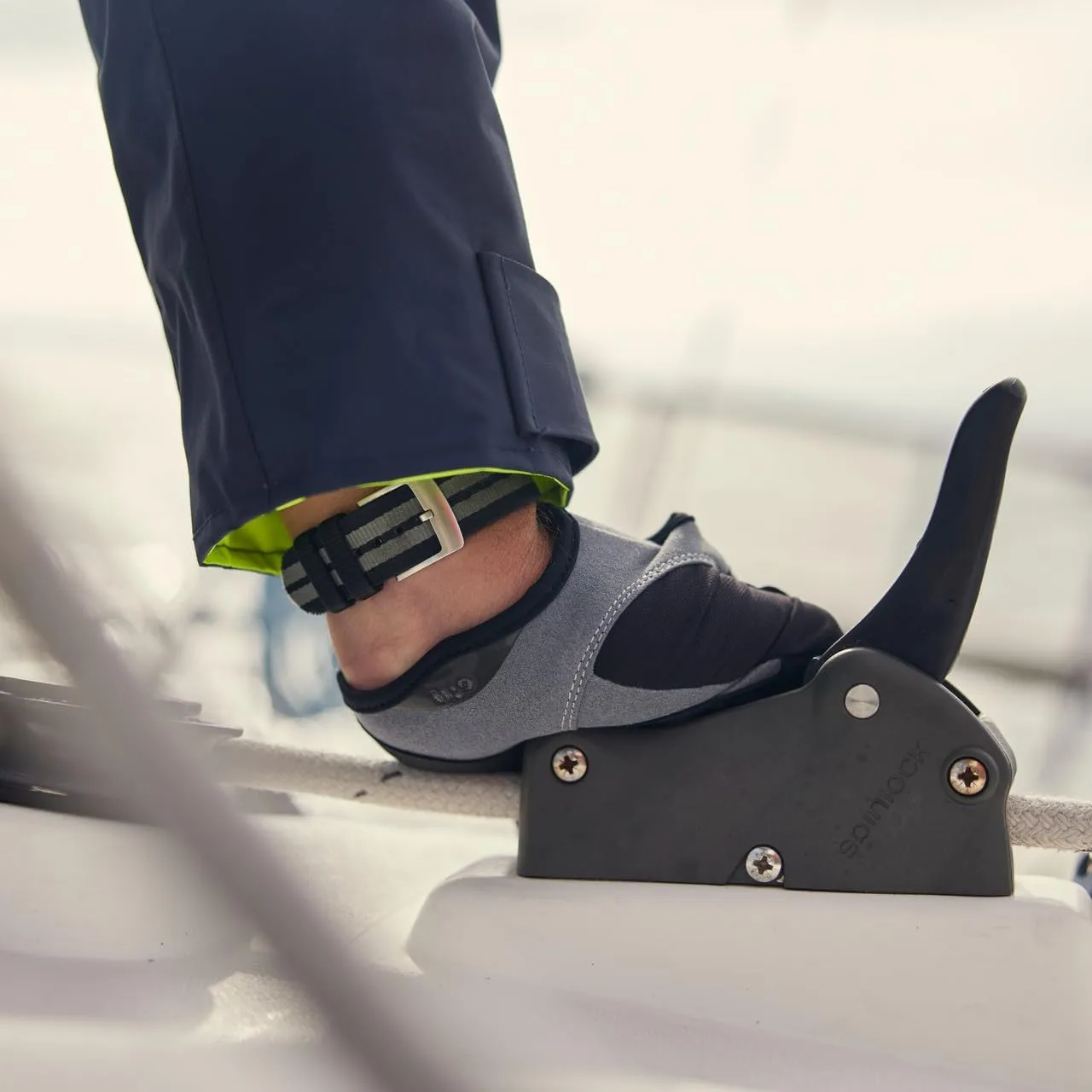 Gill Deckhand Sailing Gloves - Long Fingers with Exposed Finger and Thumb - 50  UV Sun Protection & Water Repellent
