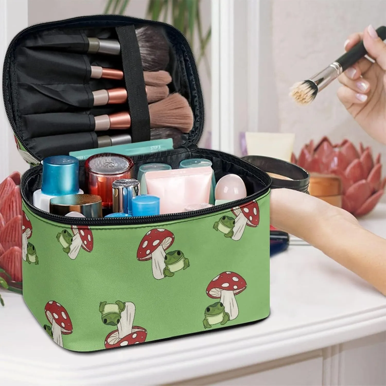 Horeset Mushroom Frog Print Cosmetic Bag Two-Way Zipper Portable Durable Bag Waterproof Makeup Bag for Travel Business