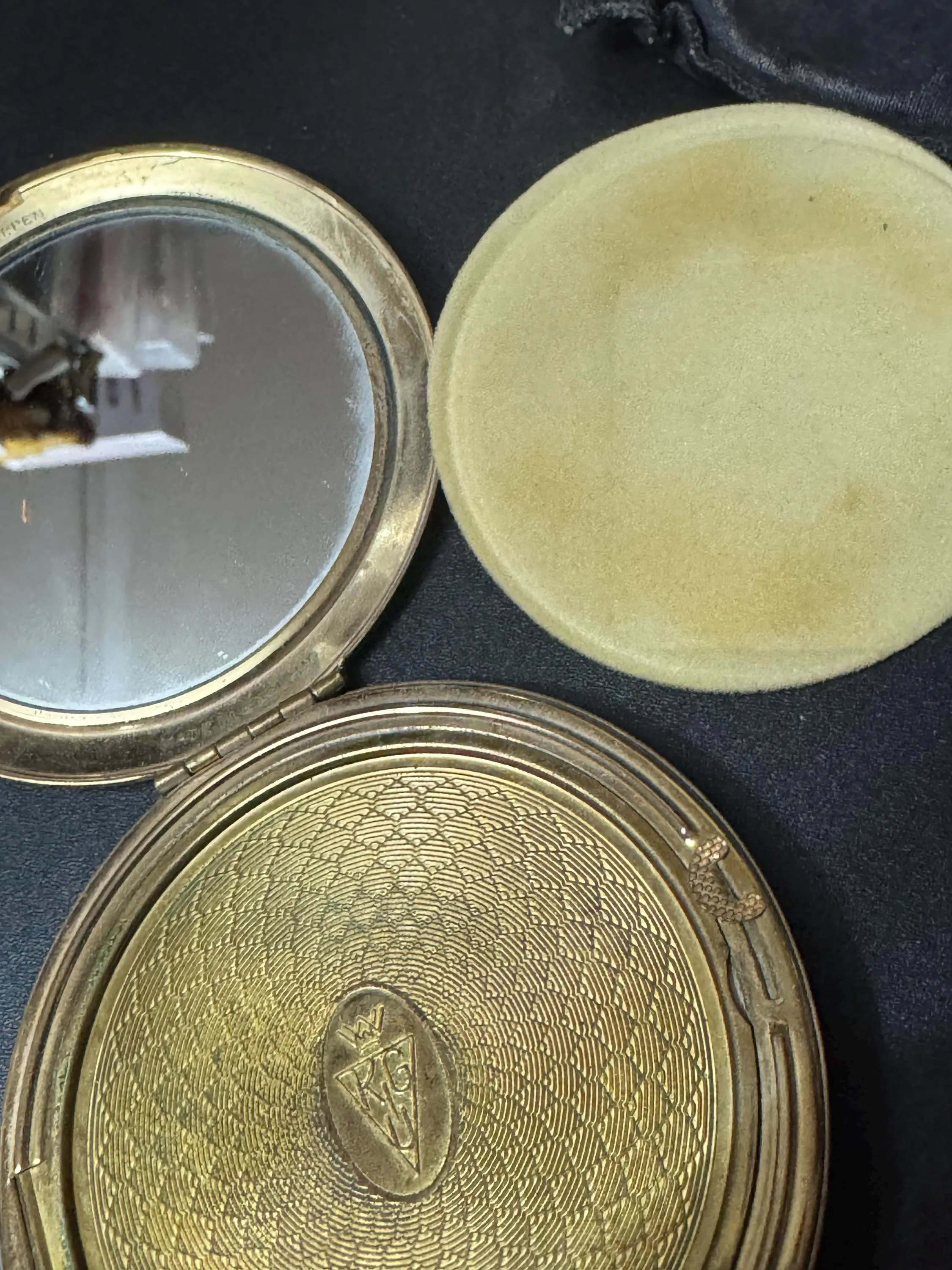 KIGU Vintage floral gold tone powder compact mirror with sifter mid century cosmetics case
