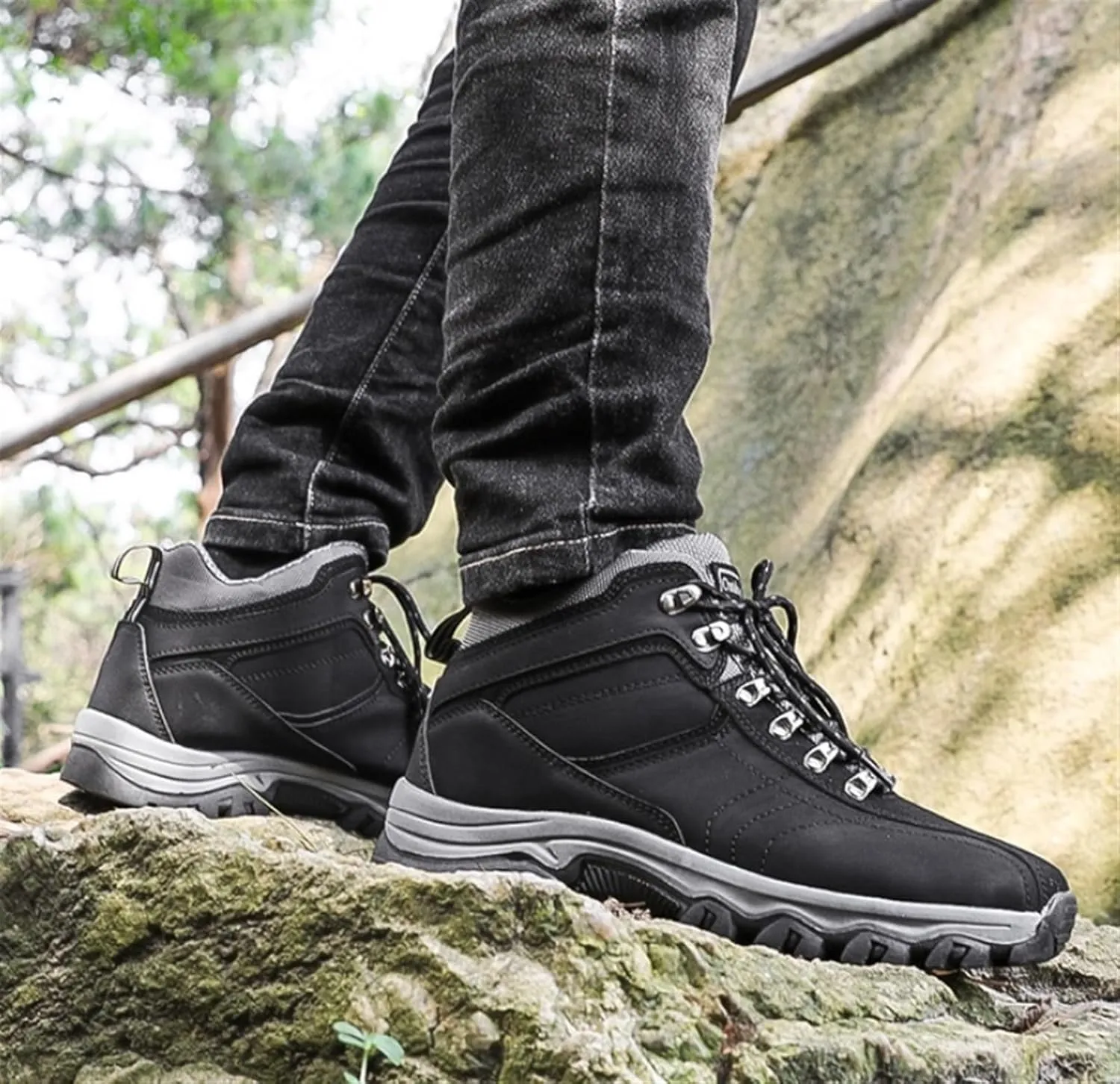 Men's Leather Lace Up Casual Hiking Boots Handmade Stitching Round Toe Outdoor Fashion High-top Sneakers Comfortable Lightweight Waterproof and Non-Slip Backpack Boots Trekking Ankle Boots for Men