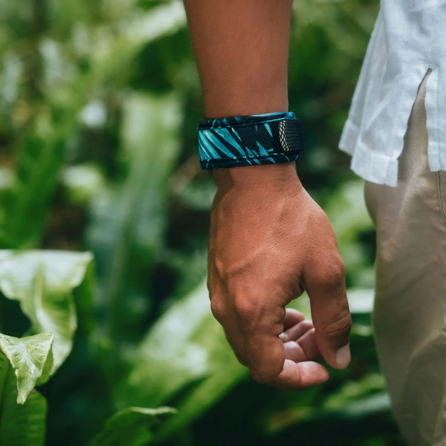 Mosquito Repellent Wristband with 2 refills - Graphic