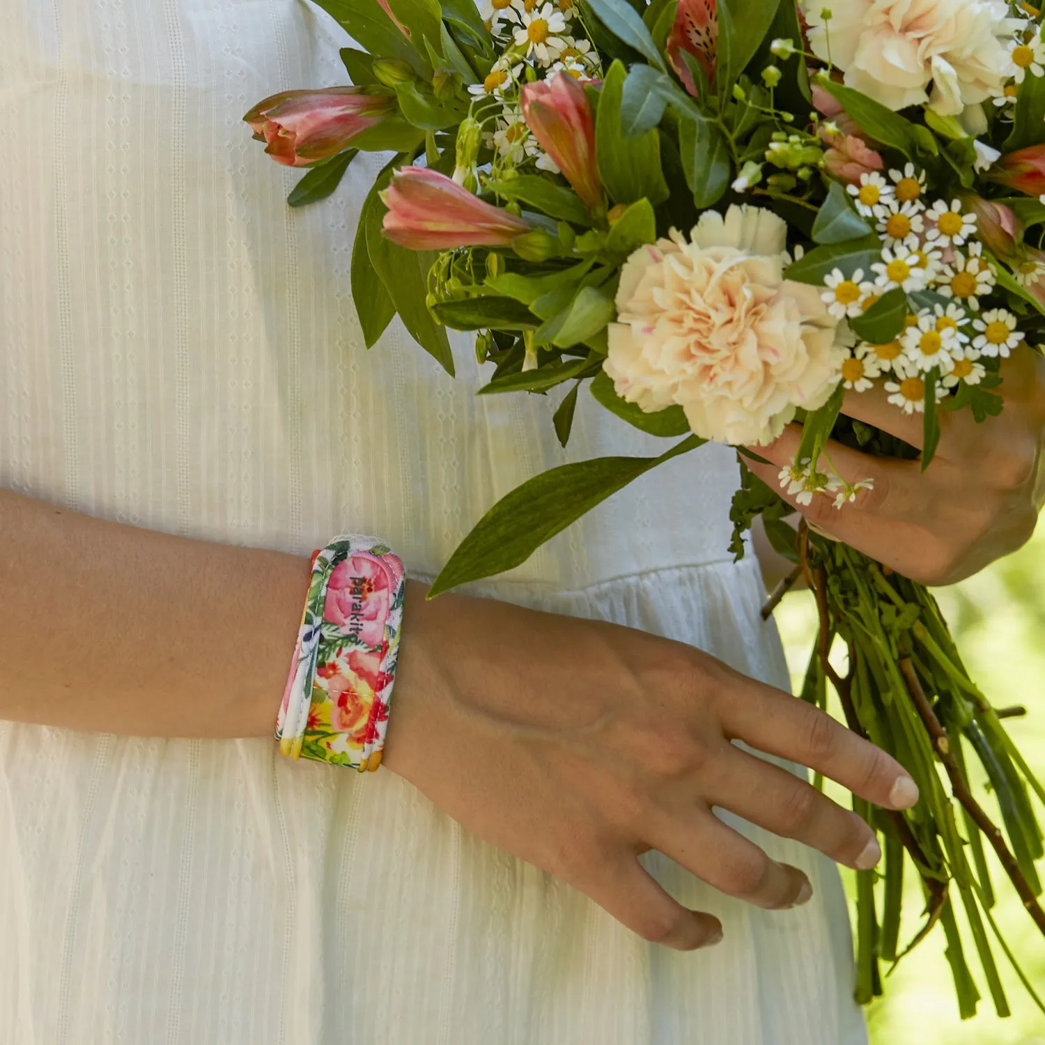 Mosquito Repellent Wristband with 2 refills - Graphic