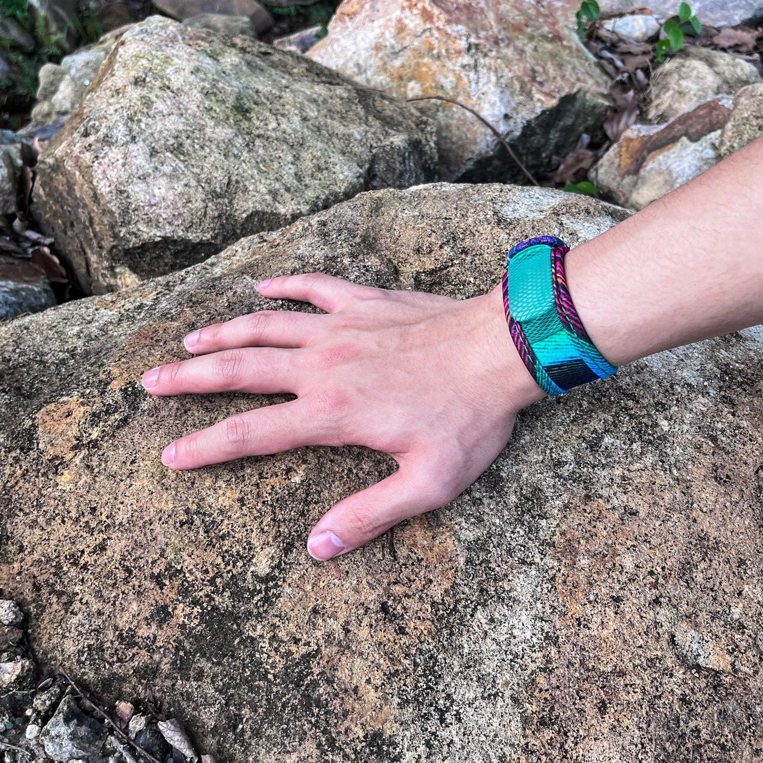Mosquito Repellent Wristband with 2 refills - Graphic